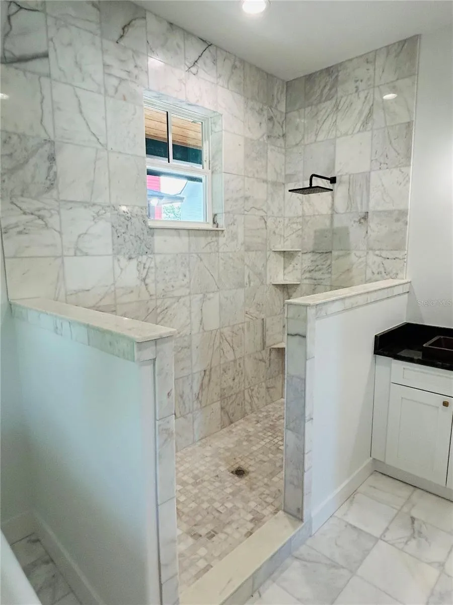 296 NW 12TH AVENUE Gainesville, FL 32601