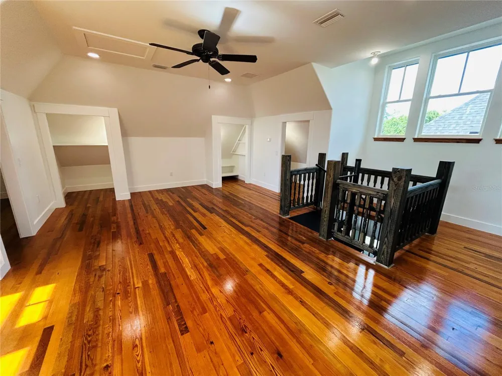 296 NW 12TH AVENUE Gainesville, FL 32601