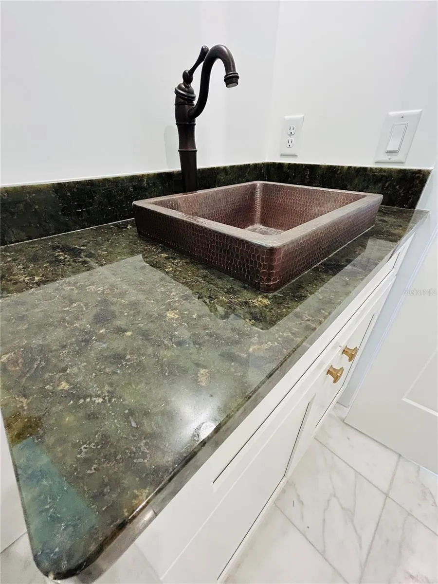 296 NW 12TH AVENUE Gainesville, FL 32601
