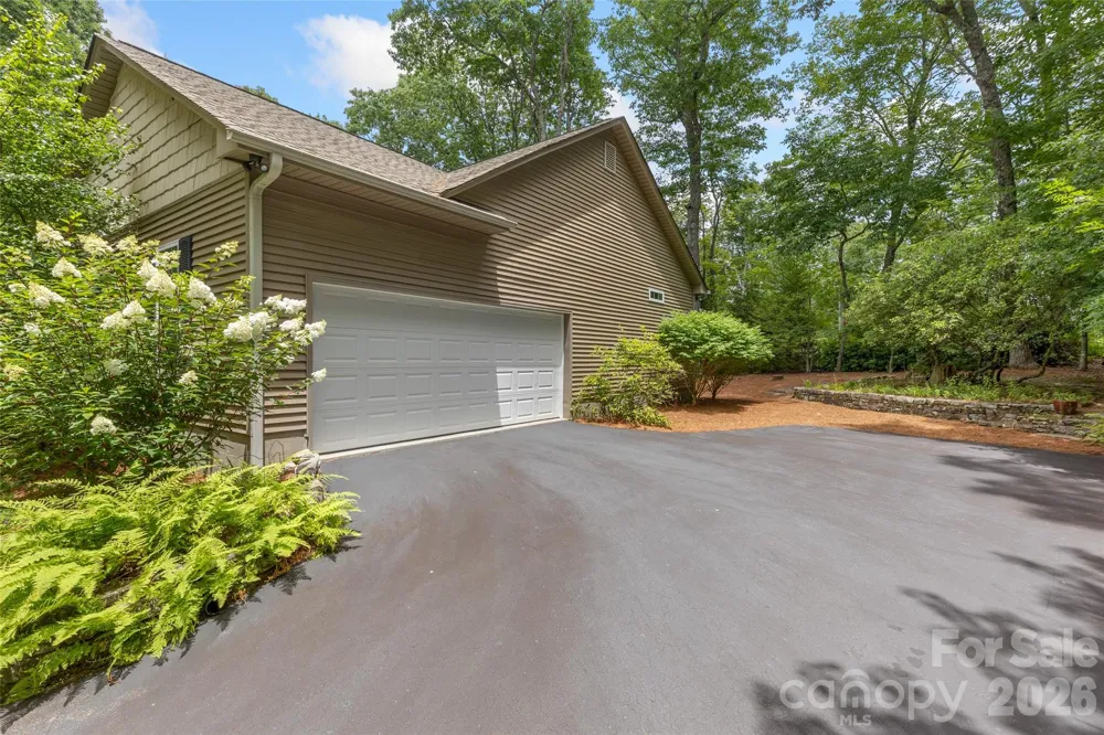 141 Dolly Lane Highlands, NC 28741