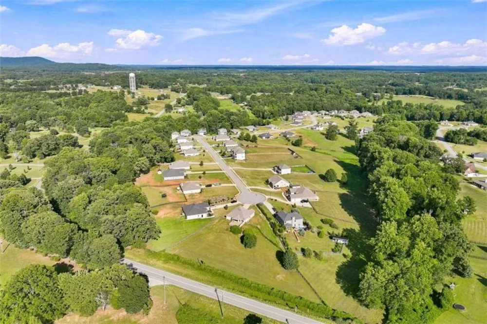 6104 Creekside View Ln Clermont, GA 30527