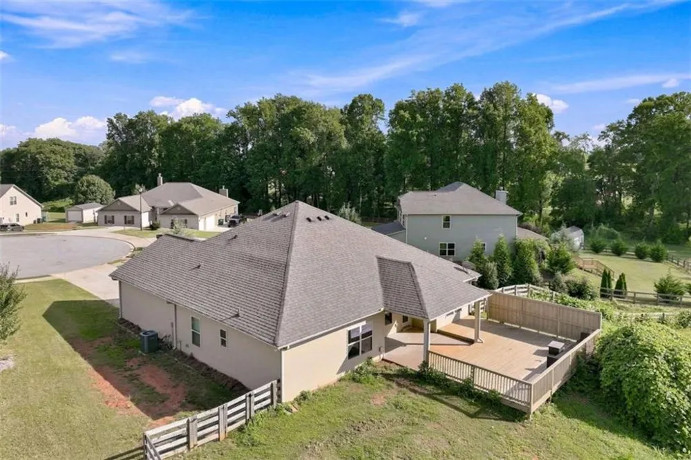 6104 Creekside View Ln Clermont, GA 30527