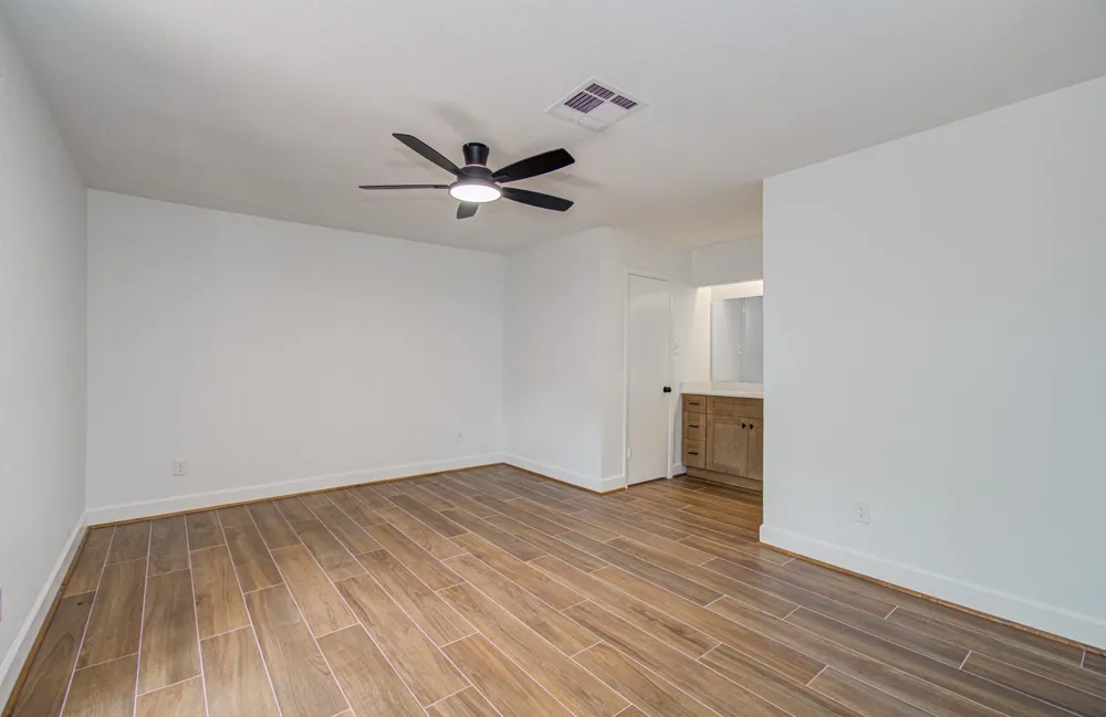 11223 Voltaire Drive Houston, TX 77065
