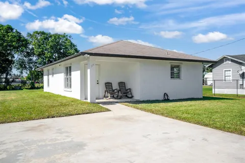116 SE 3RD STREET