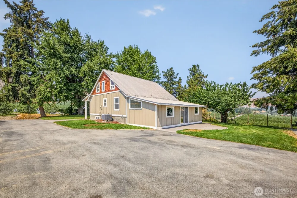 3995 Zager Road Monitor, WA 98836