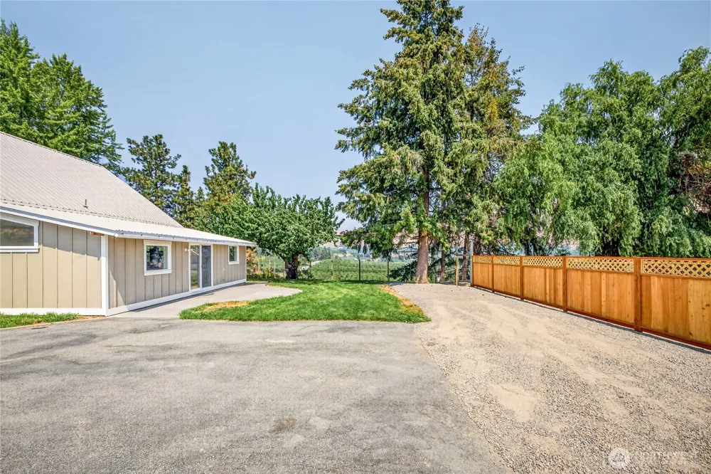 3995 Zager Road Monitor, WA 98836