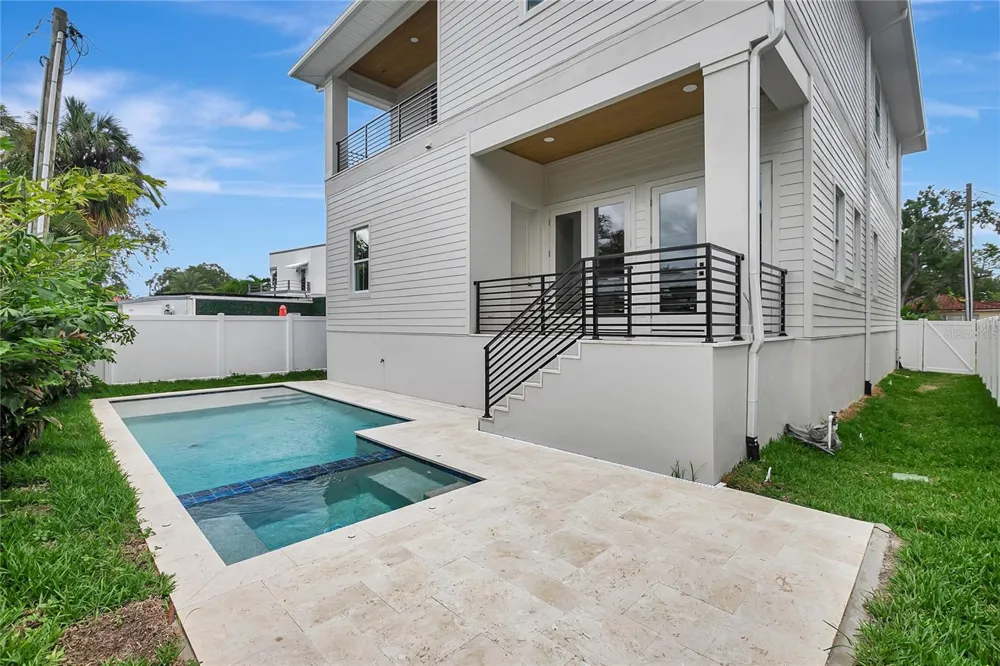 206 CHIPPEWA AVENUE Tampa, FL 33606