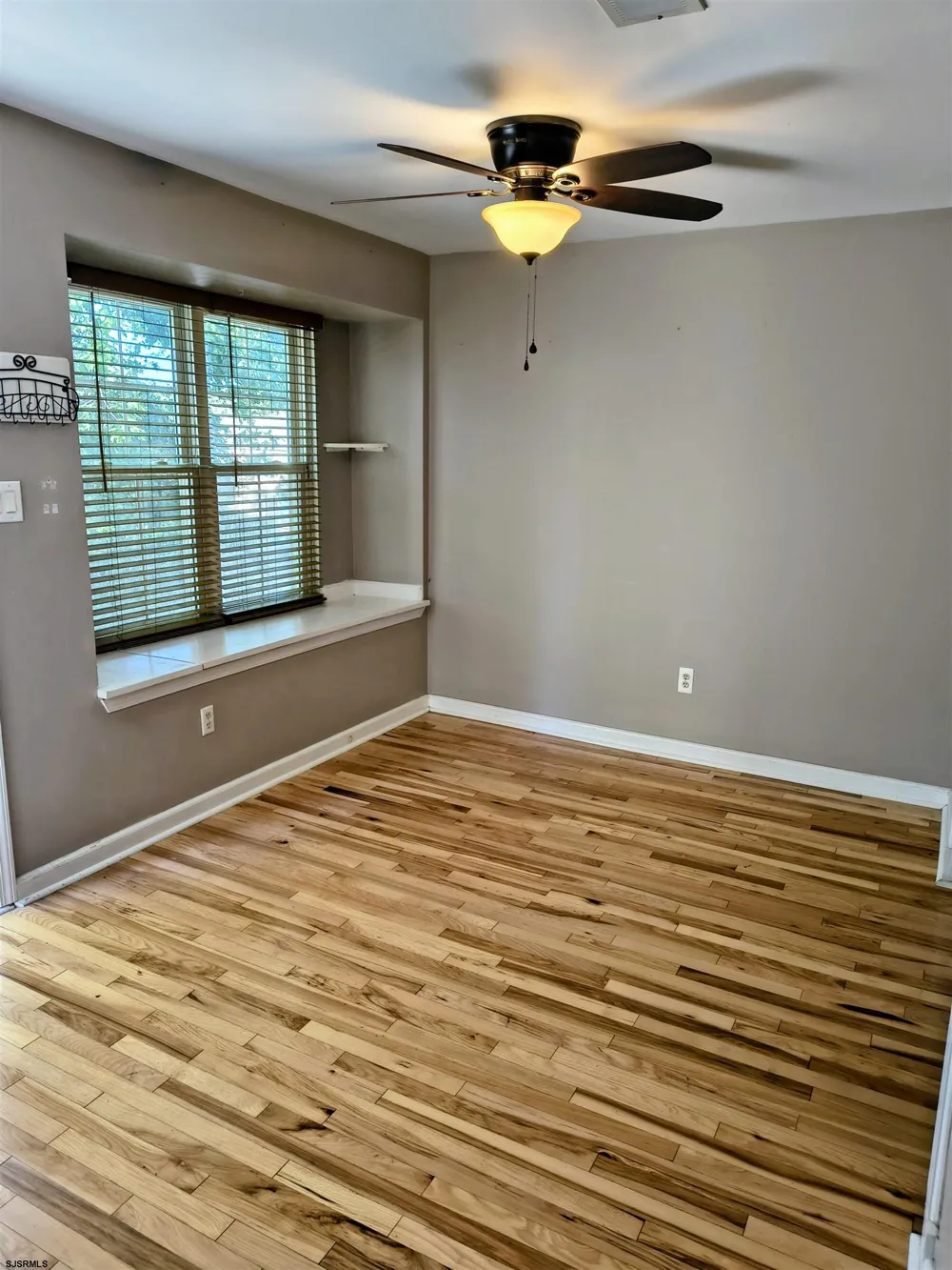 4947 Rosebay Pl Mays Landing, NJ 08330