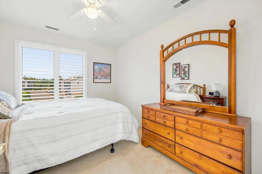 710 Harbour Cv Somers Point, NJ 08244