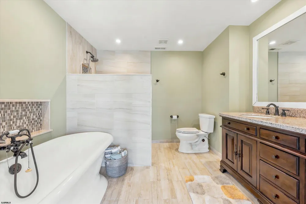 710 Harbour Cv Somers Point, NJ 08244
