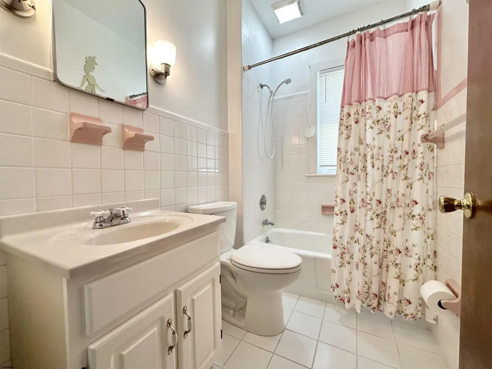 148 E Burk Ave Wildwood, NJ 08260