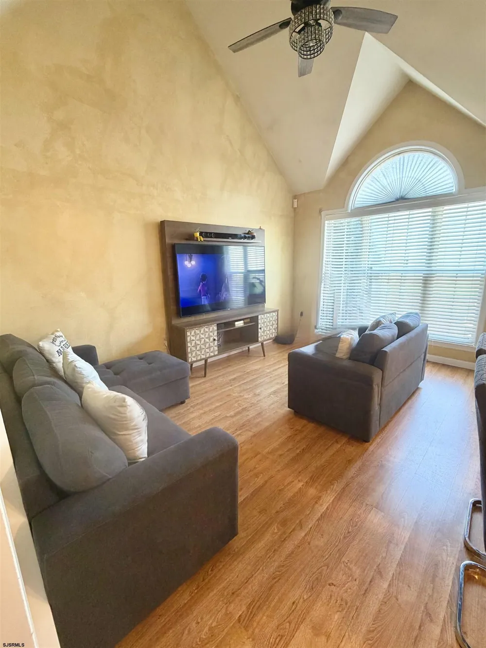 4738 Andorea Dr#180 Mays Landing, NJ 08330