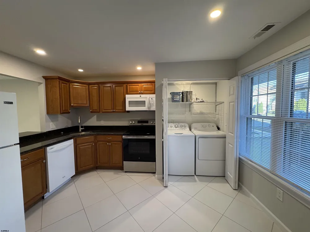 3221 Juniper Ct Mays Landing, NJ 08330