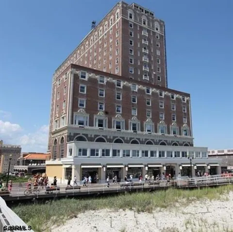 2721 Boardwalk  #304