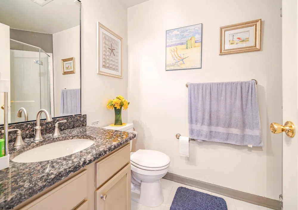 27 Bayside Dr Somers Point, NJ 08244