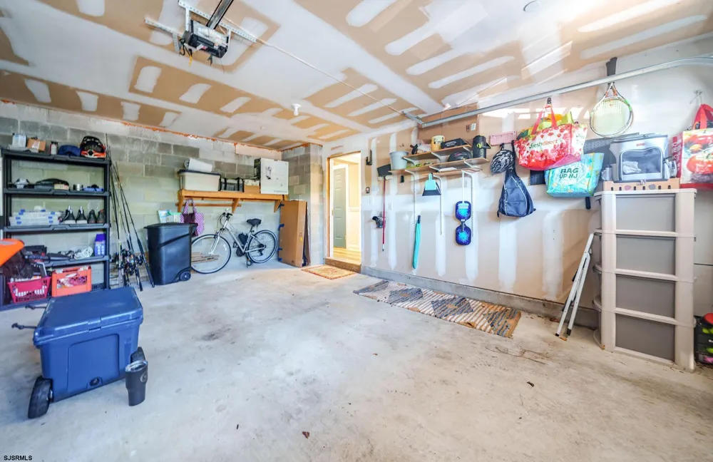 27 Bayside Dr Somers Point, NJ 08244