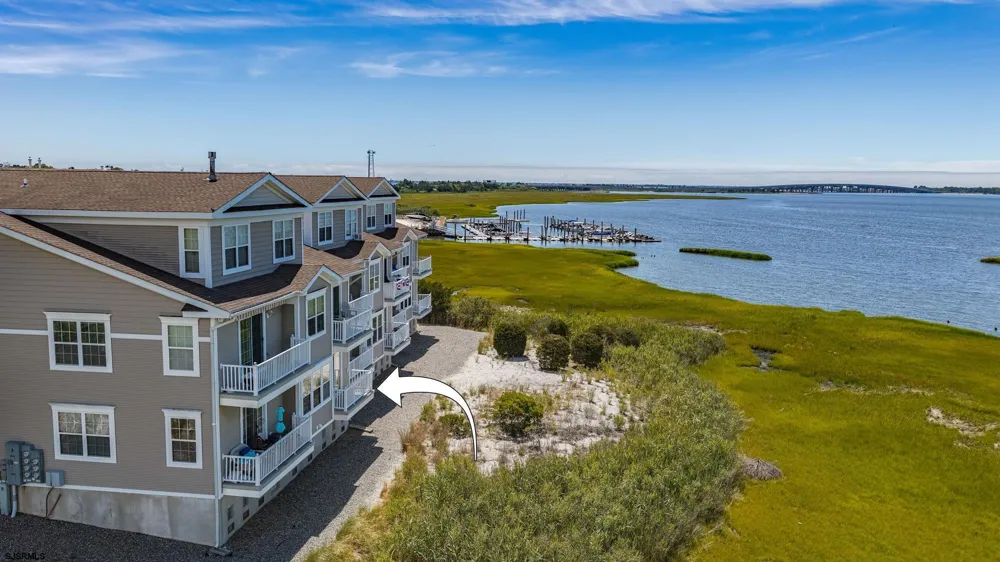 27 Bayside Dr Somers Point, NJ 08244