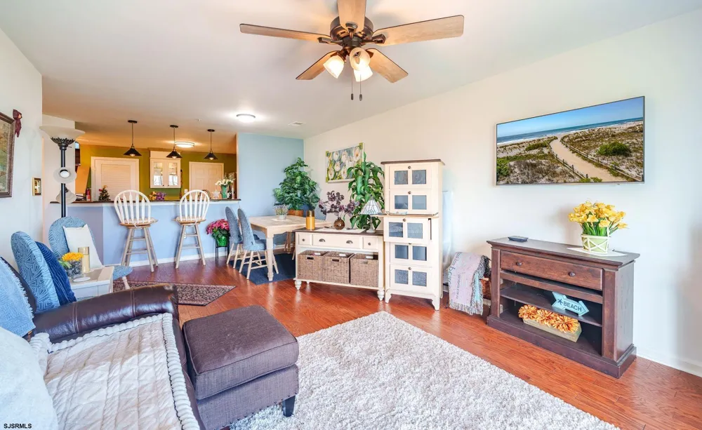 27 Bayside Dr Somers Point, NJ 08244