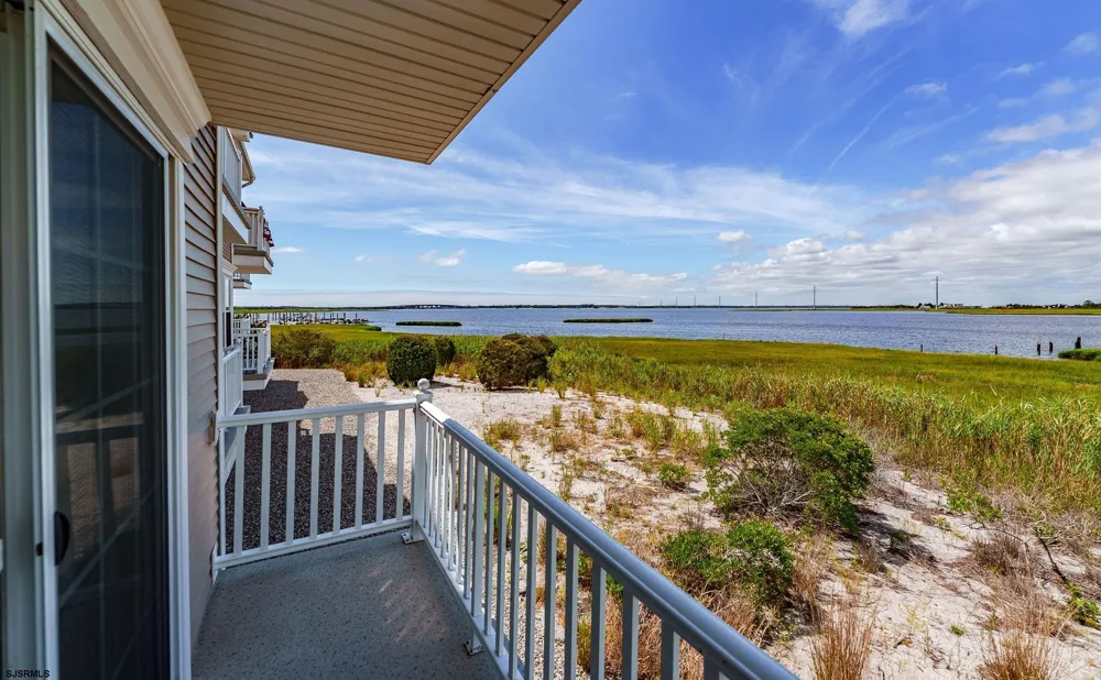 27 Bayside Dr Somers Point, NJ 08244