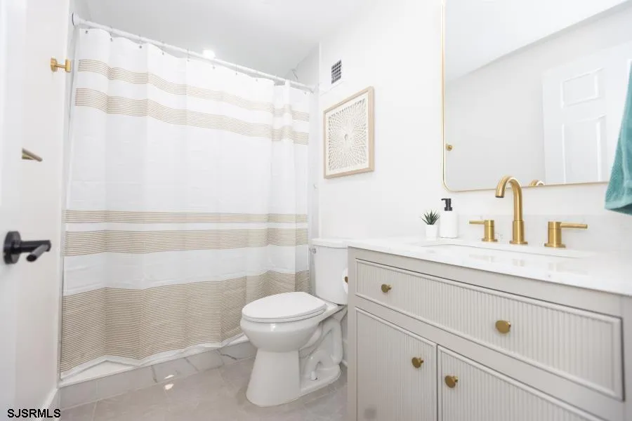 215 E Leaming Ave Wildwood, NJ 08260