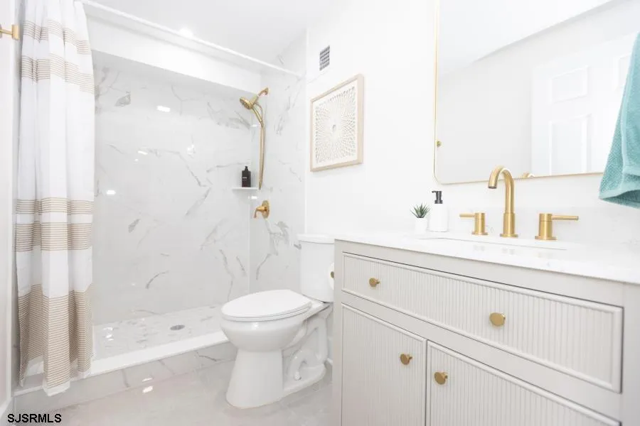 215 E Leaming Ave Wildwood, NJ 08260