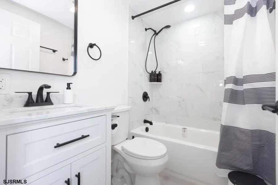 215 E Leaming Ave Wildwood, NJ 08260