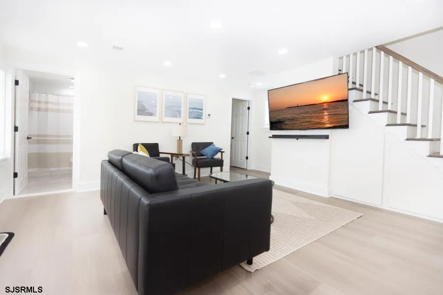 215 E Leaming Ave Wildwood, NJ 08260