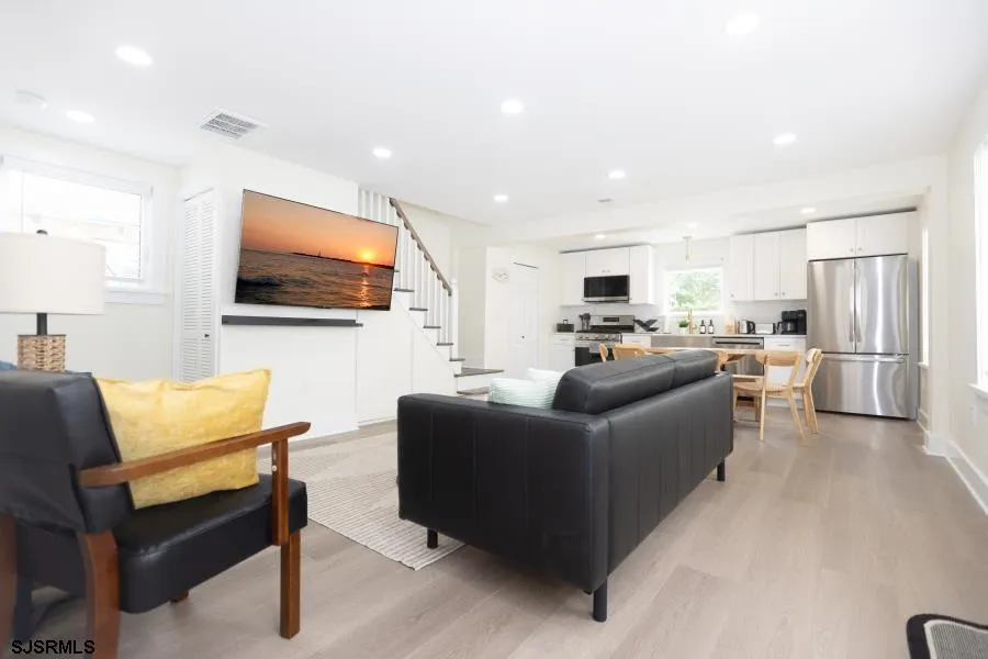 215 E Leaming Ave Wildwood, NJ 08260