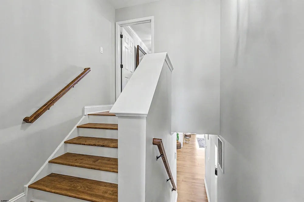 6 Bayside Dr Somers Point, NJ 08244