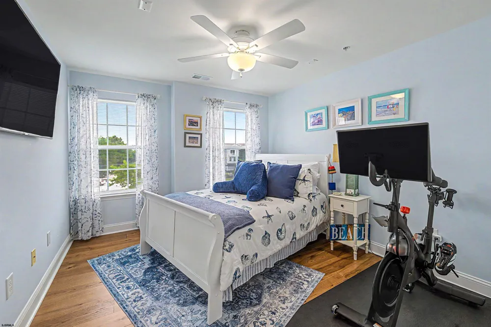 6 Bayside Dr Somers Point, NJ 08244