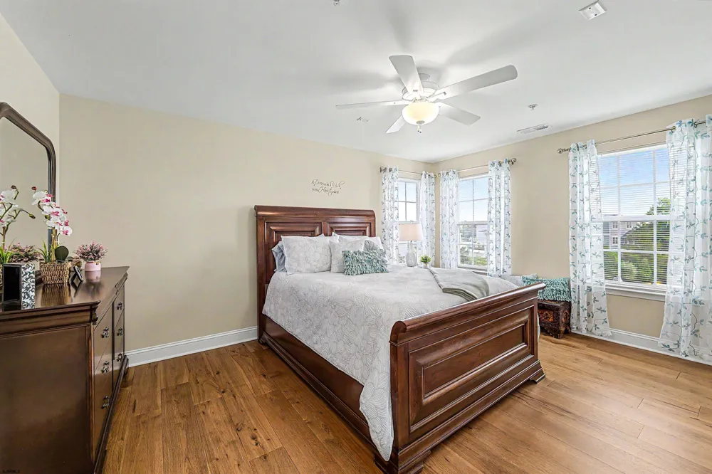 6 Bayside Dr Somers Point, NJ 08244