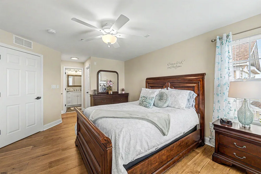 6 Bayside Dr Somers Point, NJ 08244