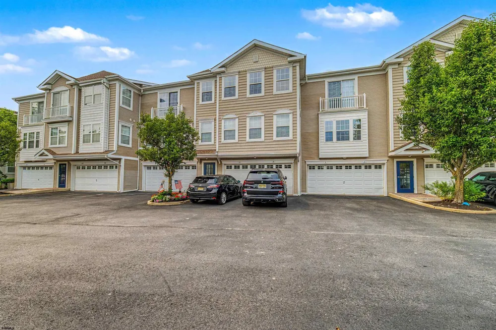 6 Bayside Dr Somers Point, NJ 08244