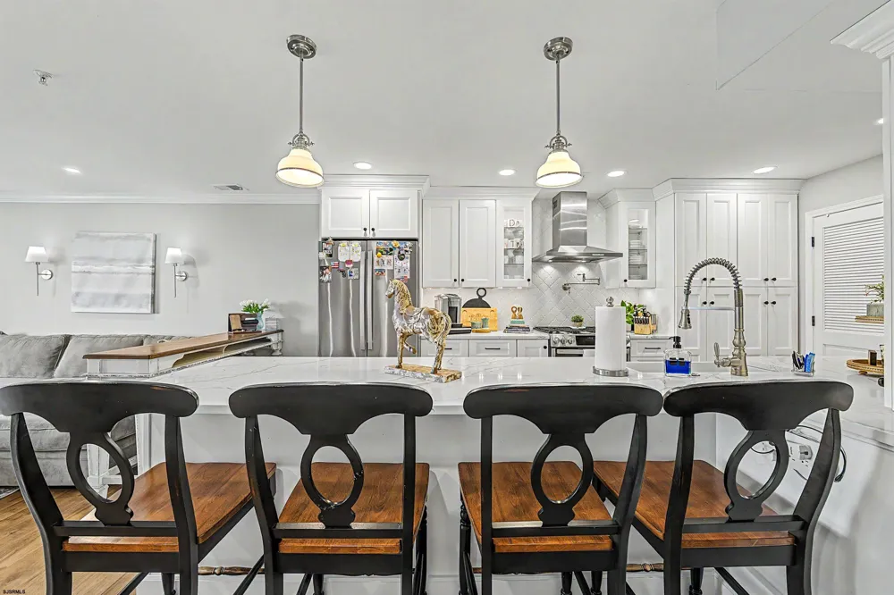 6 Bayside Dr Somers Point, NJ 08244