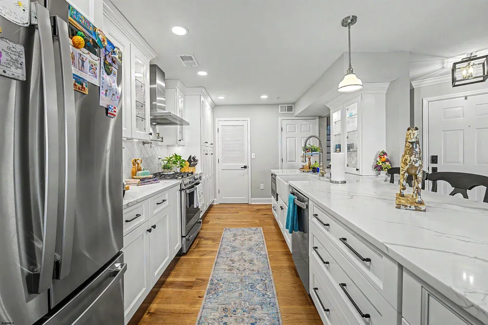 6 Bayside Dr Somers Point, NJ 08244