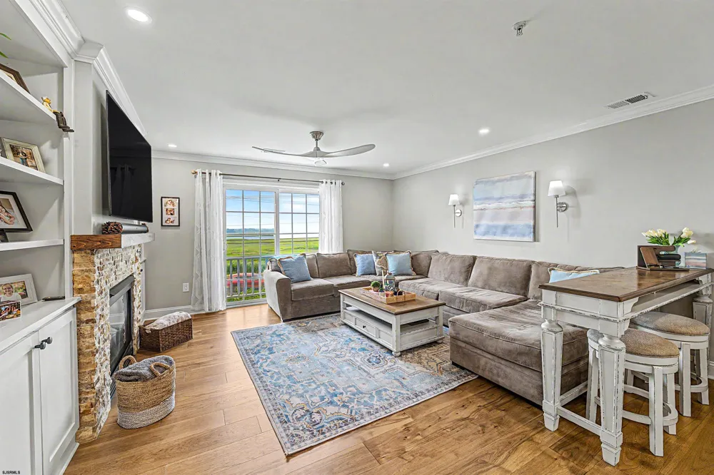 6 Bayside Dr Somers Point, NJ 08244