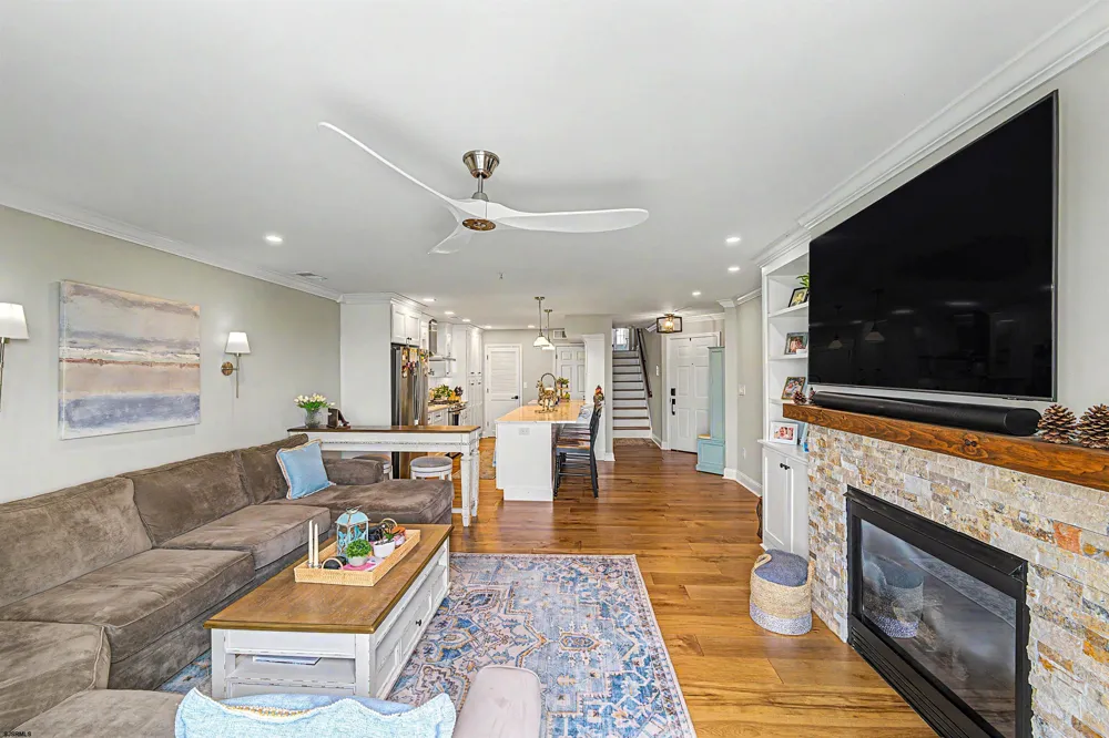 6 Bayside Dr Somers Point, NJ 08244