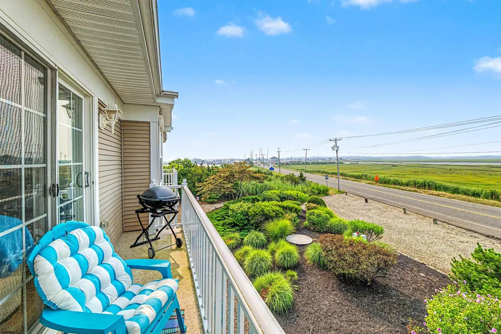 6 Bayside Dr Somers Point, NJ 08244