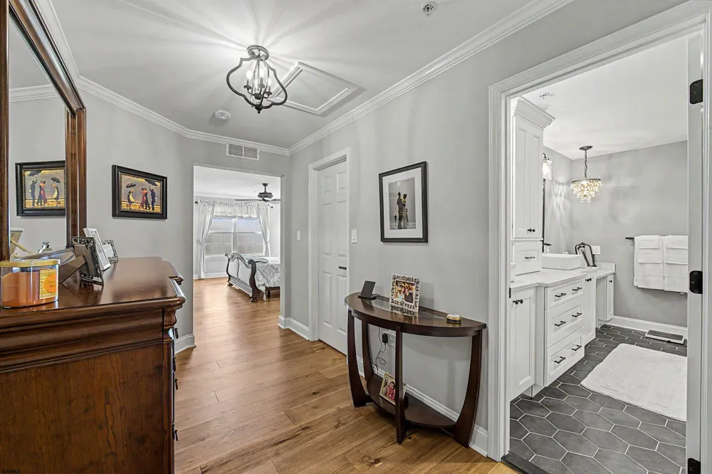 6 Bayside Dr Somers Point, NJ 08244