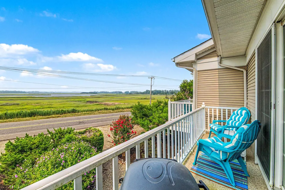 6 Bayside Dr Somers Point, NJ 08244