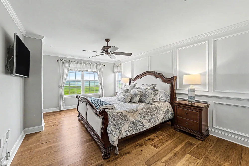6 Bayside Dr Somers Point, NJ 08244