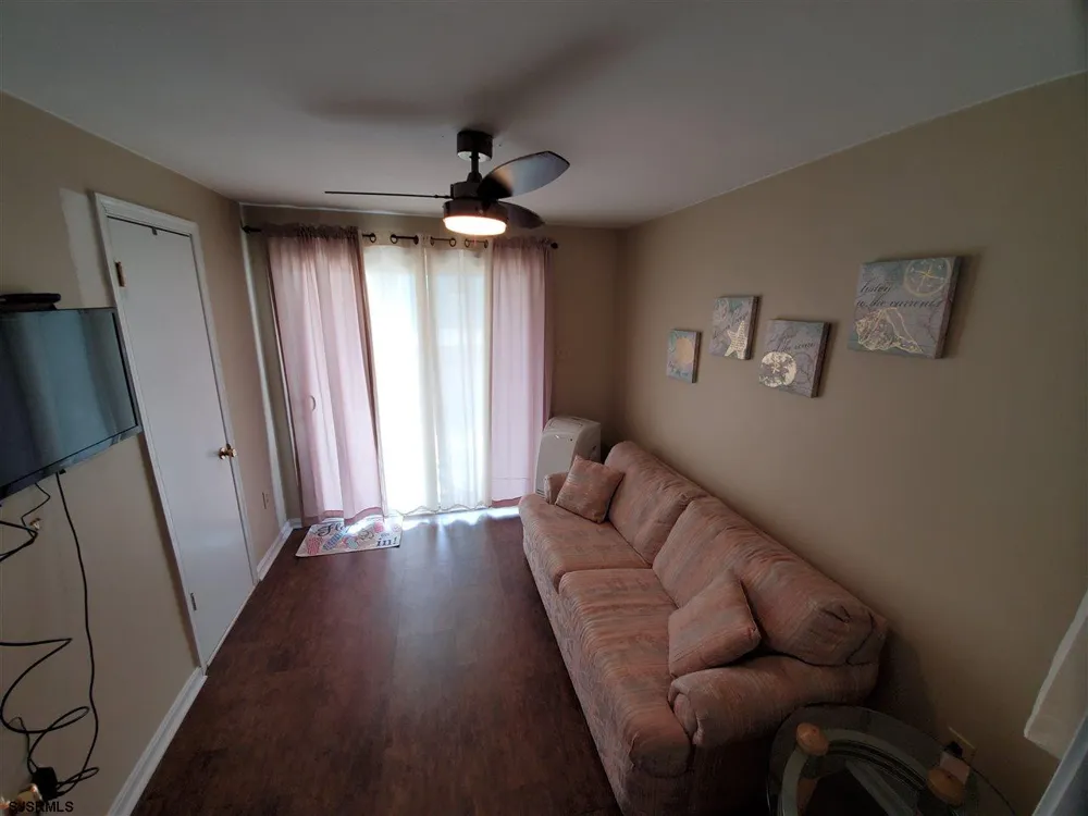 9720 Winchester Ave Margate, NJ 08402