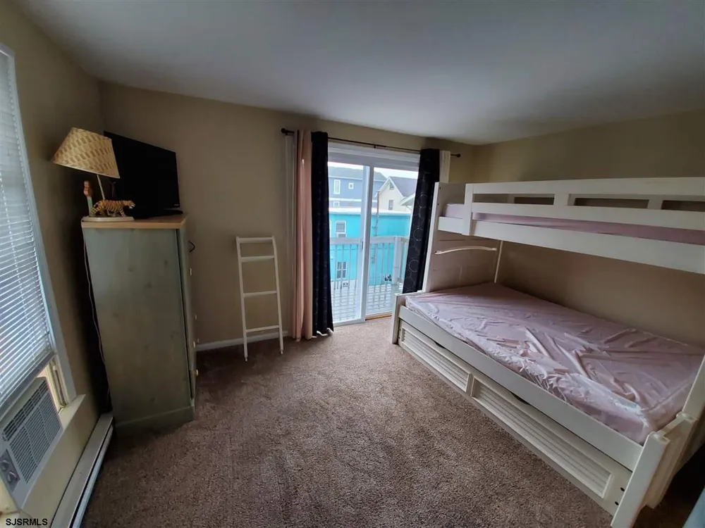 9720 Winchester Ave Margate, NJ 08402