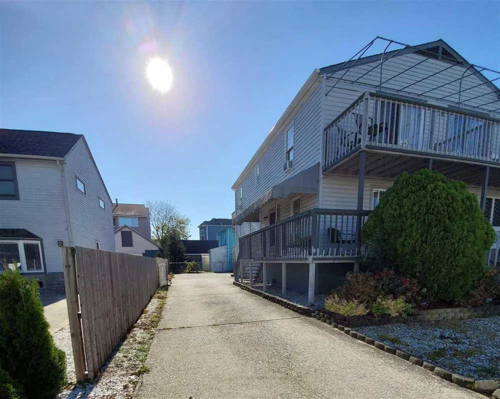 9720 Winchester Ave Margate, NJ 08402