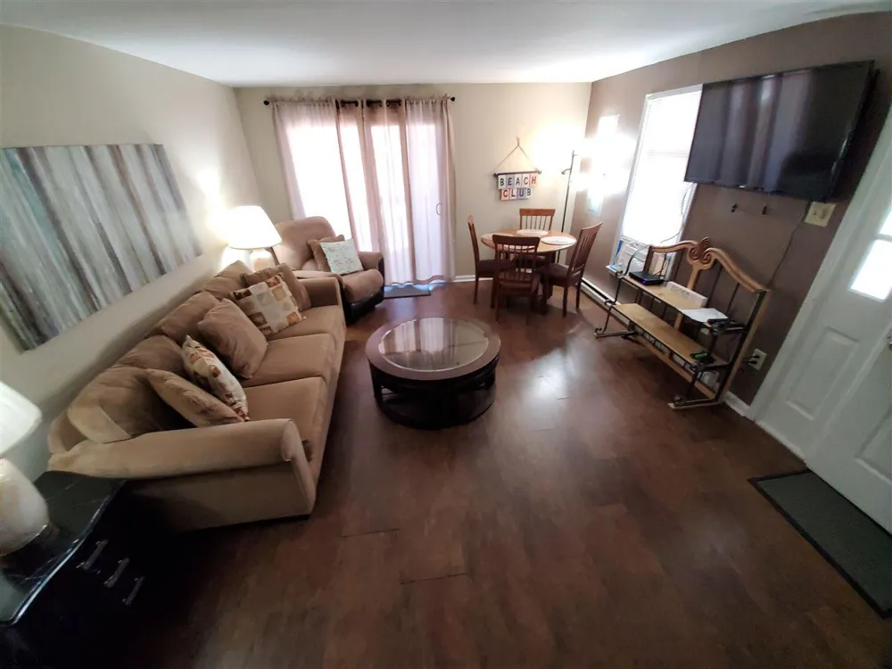 9720 Winchester Ave Margate, NJ 08402