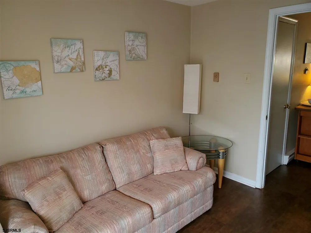 9720 Winchester Ave Margate, NJ 08402