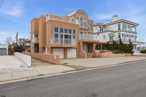 119 S 11th Ave