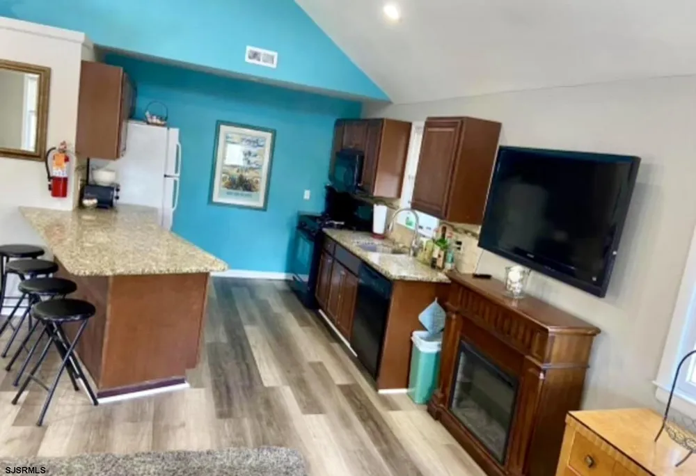 28 40th Sea Isle City, NJ 08243