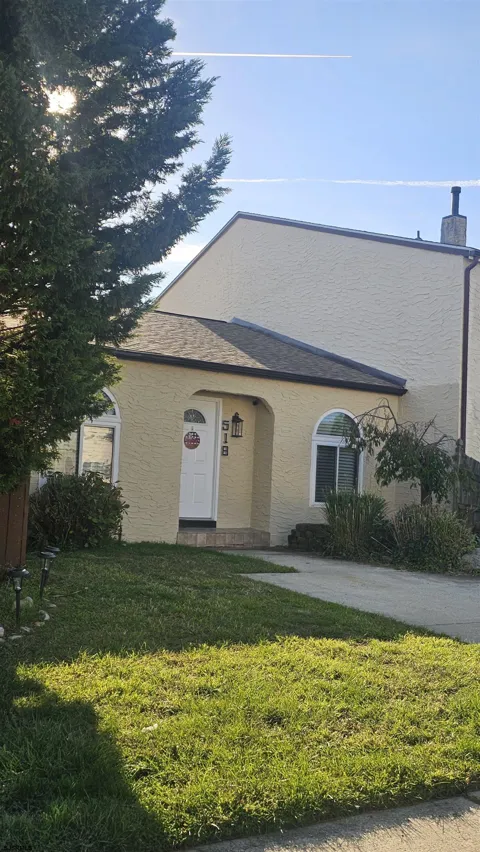 518 Casa Dr