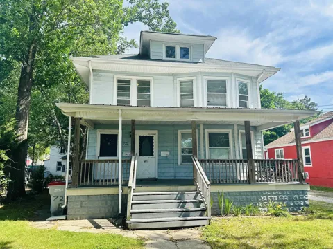 722 E Grape Street